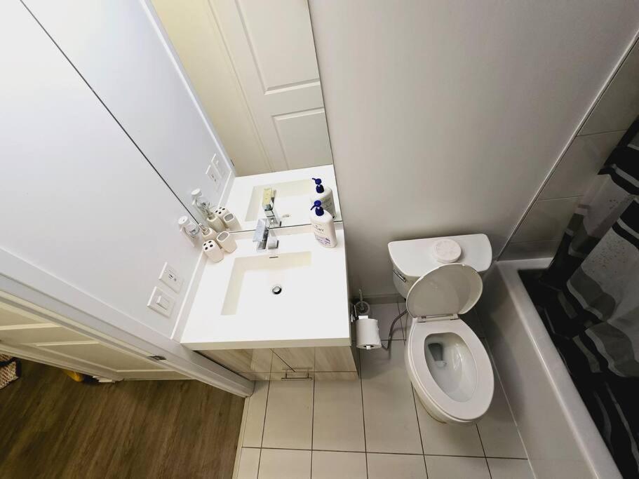 Stylish Luxe 1 Bedrom With Sofa Bed * Toronto